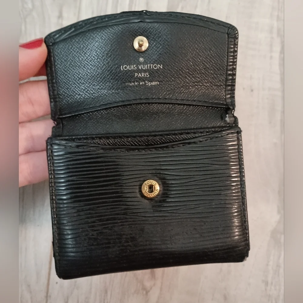 N/A elegant black